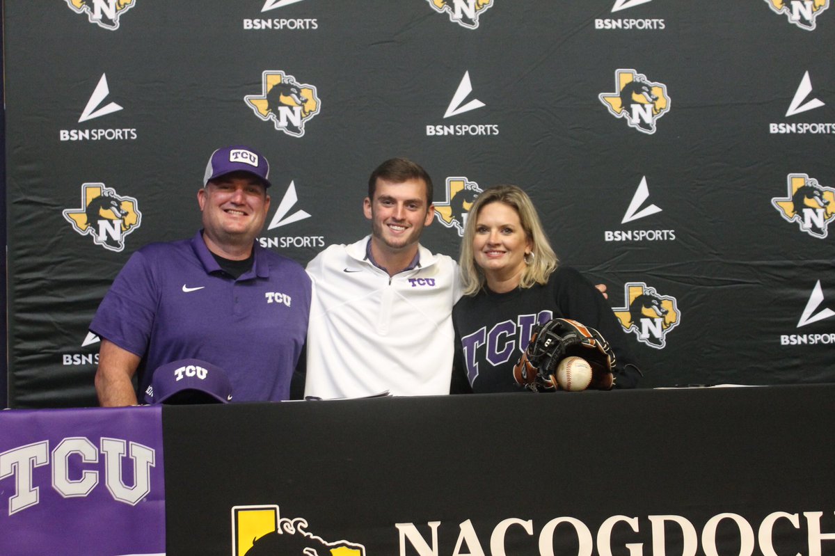 koltonkoonce12's tweet photo. I wanna give a shout-out to these amazing people. Without the support of my mom and dad nothing  I’ve accomplished so far would be possible. They’ve given countless time and effort toward my goals and for that I am forever thankful. Blessed to have them by my side❤️ #GoFrogs 🐸 https://t.co/l7KuSHioUU