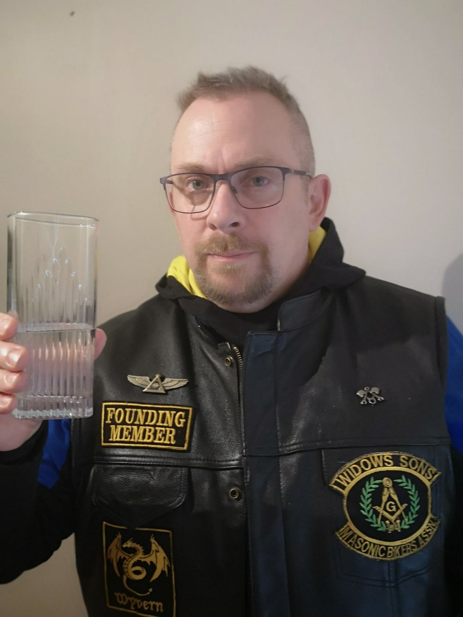 Seanbiggins_'s tweet photo. #absentbretheren #timetotoast @PGLSomerset @BathFreemasons @GlosPGLodge @WorvellMichelle #wyvernchapter #widowssons #Freemasonry #WeWillRememberThem https://t.co/L3BPpMH7du