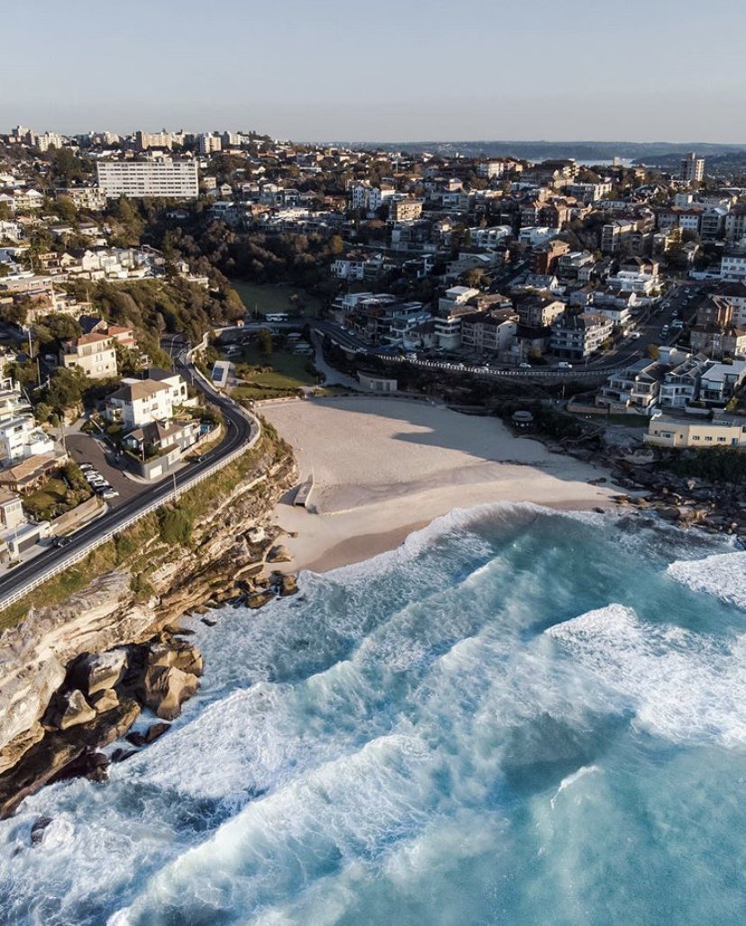 surfingmaps's tweet photo. Just outside of Sydney &amp; next door to Bondi Beach is Tamarama. A popular spot that produces wedges &amp; beach breaks suitable for intermediate to experienced surfing levels. See our website for ideal conditions and other nearby Sydney surf breaks. #surfing #nsw 📷 @emjeiiamira https://t.co/pfZZmFxMCZ