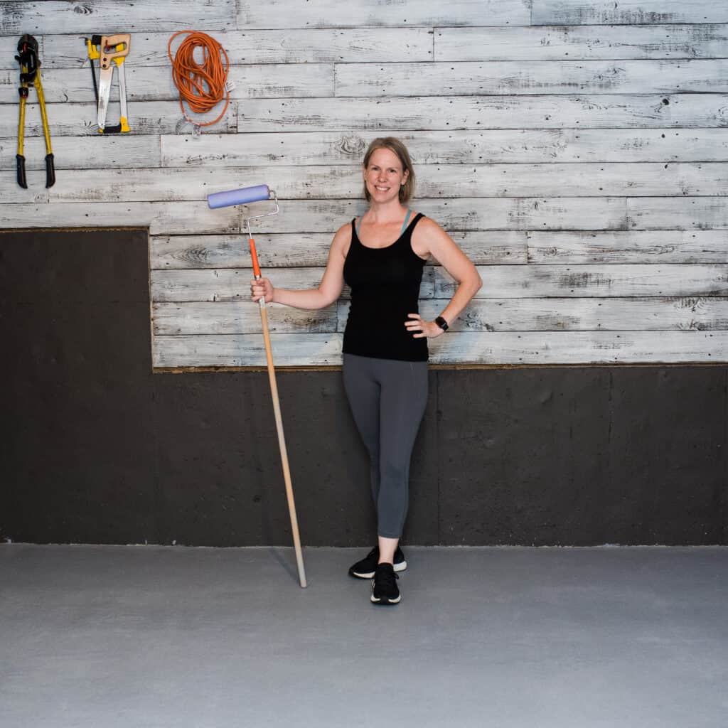 CareyBrothers's tweet photo. Using #RollerRock from Daich Coatings to create a stone texture concrete #floor adds interest, and a heavy duty coating that lasts. This #DIY tutorial will show you how a DIY expert added stone texture to her #basement floor using RollerRock.
https://t.co/4E74UkpBYj https://t.co/YhIYac7n0Q