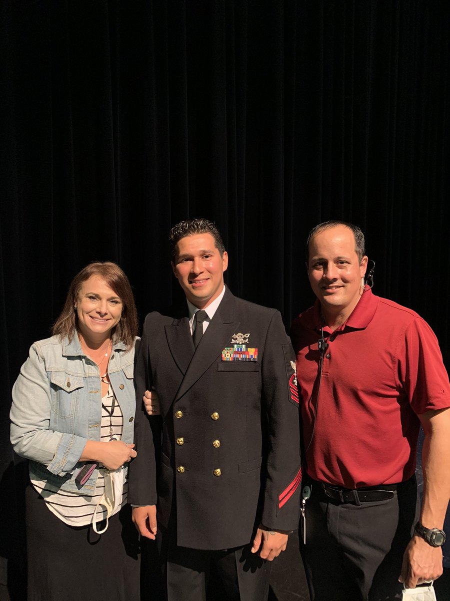 LhhsPals's tweet photo. Got to hug an ex student and a Naval officer on Veteran’s Day. Thanks Gio for speaking to our juniors today!  So proud of ya! https://t.co/BZ3TDbof10