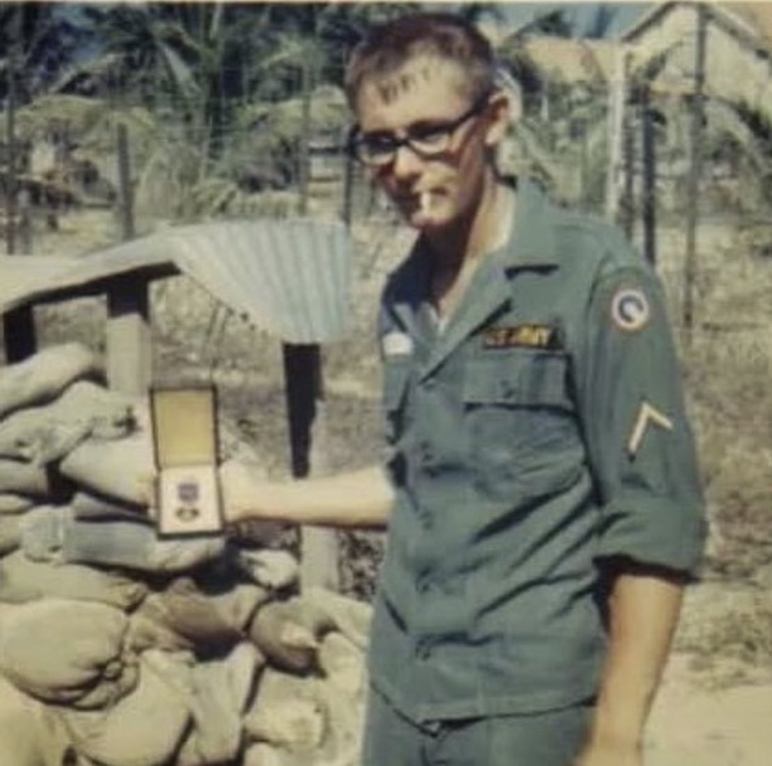 lizzyclaireeee's tweet photo. This picture is my grandpa serving in Vietnam. Happy Veterans Day 🤟🏼🇺🇸 #VeteransDay2020 #veteran #VietnamWar https://t.co/DxaN2jahtu