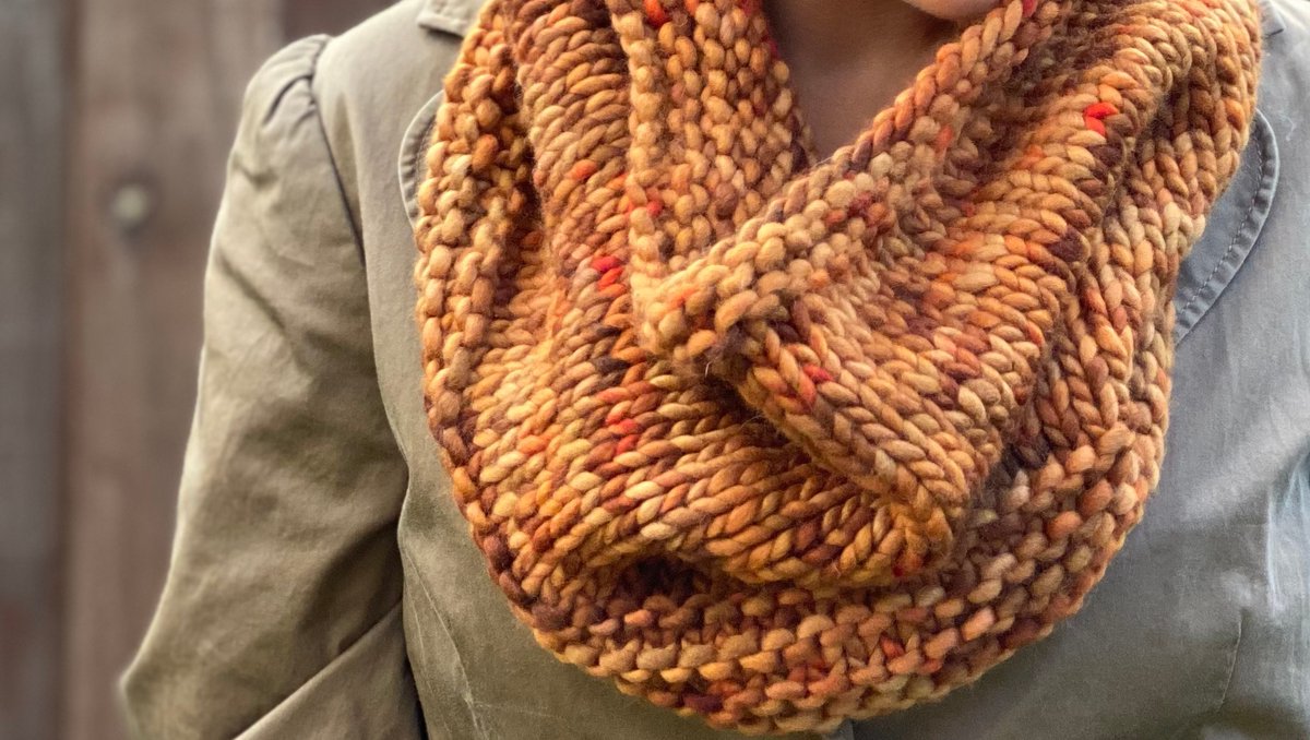 _lolodidit's tweet photo. This is my Wallowing Cowl Pattern on Super Squish - a LIMITED TIME YARN BASE!! โ โ
#lolodidit #wallowingcowlโ #shopsmall #yarn #yarnlove #indiedyed #handdyedyarn #knit #knitting #superbulky #superbulkyyarn #cowlpattern #knitcowl #handknitcowl #knittingpattern #superbulkyknits https://t.co/r8xgYP7s89