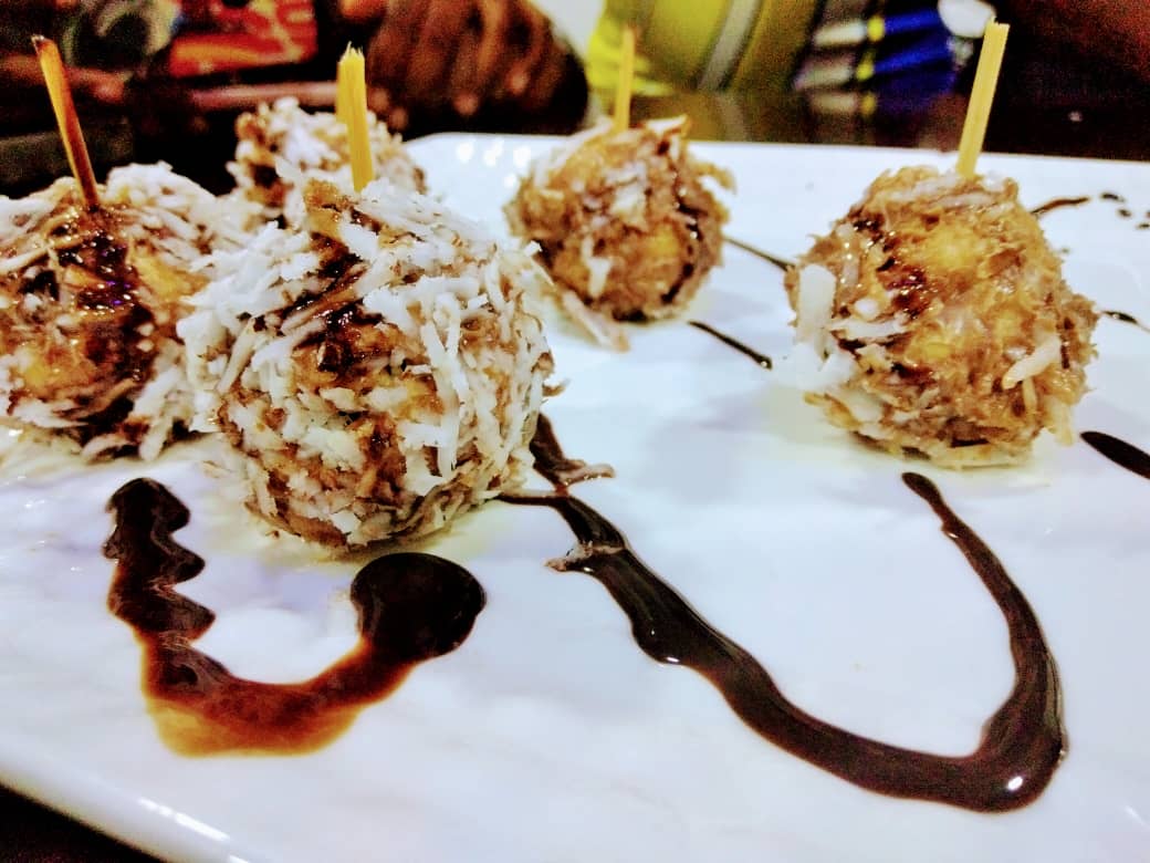 BigJayz_Kitchen's tweet photo. Coconut Crusted Hazelnut Cream Balls #FoodFusion #Culinarymasterclass #Culinaryschool https://t.co/DLSPLdzoTN