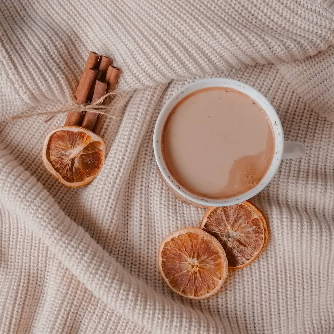 getlostineden's tweet photo. Cinnamon and lemon: perfect for winter! ☕ 

#comfort #warmth #keepwarm #winterishere #missingfall #cantwaitforthesun https://t.co/hOHb1bHc9c