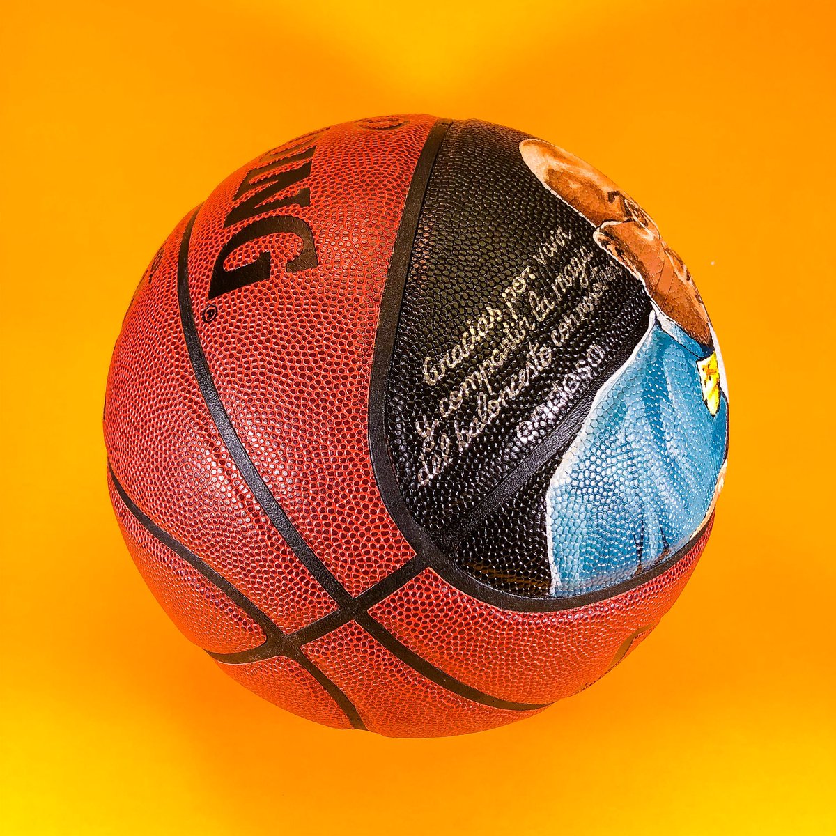 melonkicks's tweet photo. SPALDING BALL.
"ANTONI & ANDRÉS"
@endesa para @ADaimiel
#antonidaimiel
#daimiel
#andresmontes
#legends
#nba
#melonkicks
#customball
#spalding
#tarragoteam
#tarragosneakerscare
#endesa
#basketlover
#alcobendas https://t.co/BeffbD82Fy
