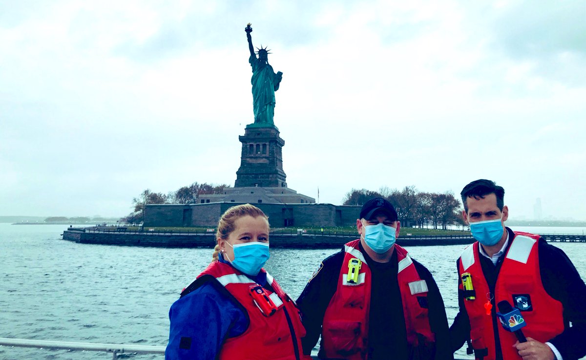 ByrneJamesT's tweet photo. .@NYPDnews is fortunate to count thousands of @USArmy @USNavy @usairforce @USMC @uscoastguard veterans among its ranks. On this subdued #VeteransDay2020, @NBCNewYork @MarcSantia4NY catches up with a few of them from the elite @NYPDSpecialops #HarborUnit. Story @ 5pm. https://t.co/tTYpgHShH1