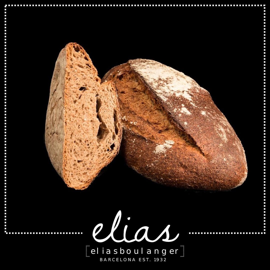 Elias_Online_'s tweet photo. Pa Massa Mare Verge, més humit, molla més granulosa, farina completa passada només per la primera pedra del molí
#pa #pan #massamare #masamadre #exclusiu #exclusivo #farinadegrasencer #harinadegranoentero #wholegrain #wholebread #slowfood #realfood #organicfood #veganfood https://t.co/MxZILpBkrW