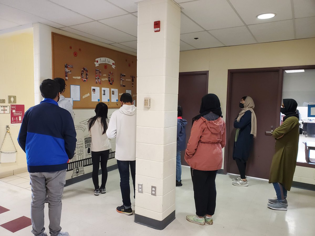 1/2 <a href="/MHS_YRDSB/">Maple High School 🇨🇦</a> learning &amp; commemorating #RemembranceDay w/ school gallery walk ft. student made exhibits: Remembering Our Veterans, Non-combat Experiences, Forgotten &amp; Unseen Truths, Reflecting on Impacts of Wars &amp; Conflicts <a href="/YRDSB/">York Region DSB</a> <a href="/HistoricaCanada/">Historica Canada</a> <a href="/CanWarMuseum/">Canadian War Museum</a> <a href="/Memory_Project/">The Memory Project</a>