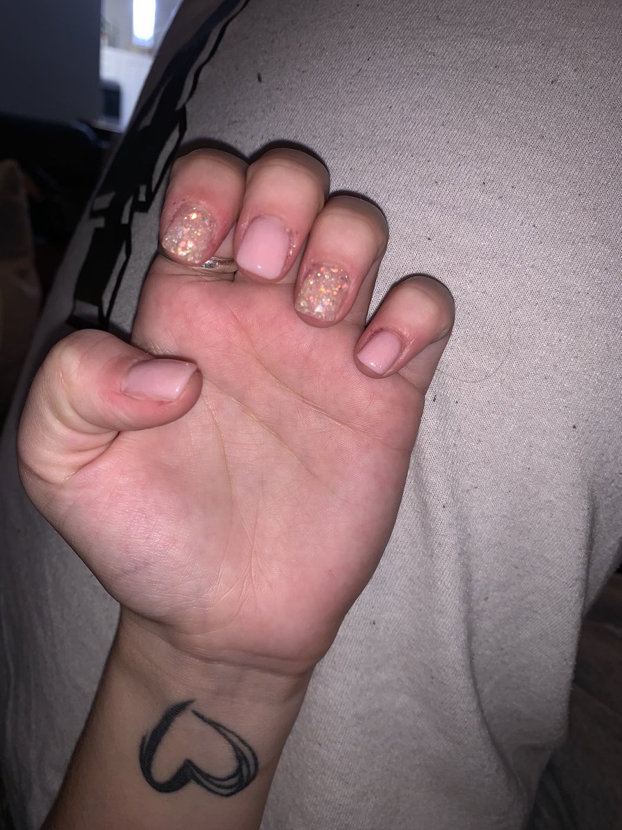 SerranoHaylee's tweet photo. HMU if you want ya nails done🤪💞 https://t.co/z3LBoabDw4