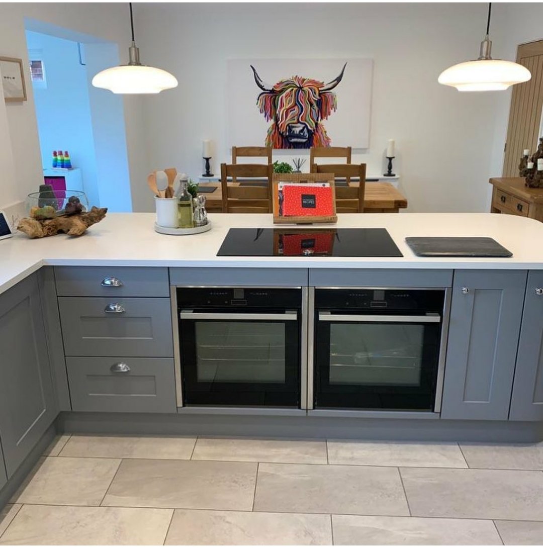 KBB_EALtd's tweet photo. What a beauty ๐ Timeless shaker style kitchen โญ๏ธMasterclass Marlborough in Dust Grey. @Masterclasskitc
#masterclasskitchens #thekbbcentre #kitchendesign #shakerkitchen #quartzworktops #neffappliances #quookertapuk #MyNeffKitchen https://t.co/kHe2m1j7OG