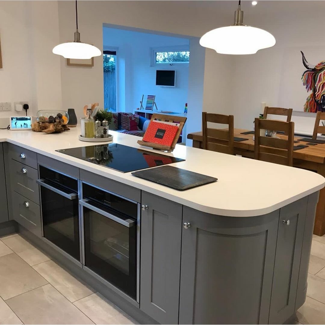 KBB_EALtd's tweet photo. What a beauty ๐ Timeless shaker style kitchen โญ๏ธMasterclass Marlborough in Dust Grey. @Masterclasskitc
#masterclasskitchens #thekbbcentre #kitchendesign #shakerkitchen #quartzworktops #neffappliances #quookertapuk #MyNeffKitchen https://t.co/kHe2m1j7OG