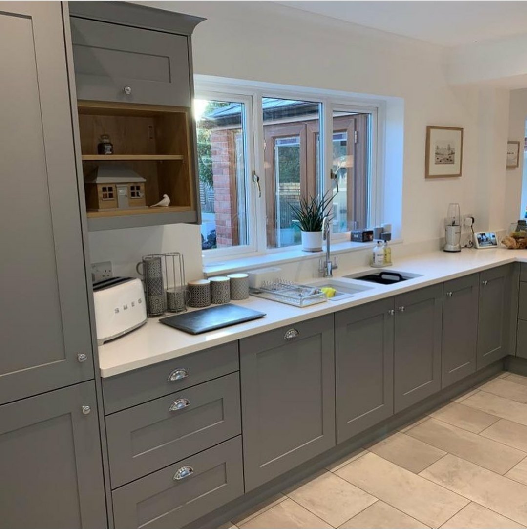 KBB_EALtd's tweet photo. What a beauty ๐ Timeless shaker style kitchen โญ๏ธMasterclass Marlborough in Dust Grey. @Masterclasskitc
#masterclasskitchens #thekbbcentre #kitchendesign #shakerkitchen #quartzworktops #neffappliances #quookertapuk #MyNeffKitchen https://t.co/kHe2m1j7OG