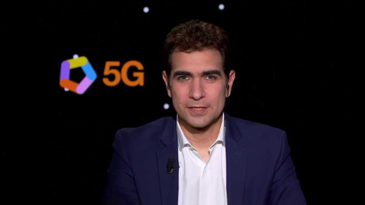 orange's tweet photo. Rendez-vous aujourd'hui à 18h30 avec @MichaëlTrabbia, directeur exécutif Technologie et Innovation, pour tout savoir sur les enjeux de la #5G : https://t.co/CxA8K283Hw
#Parlons5G #Engage2025 https://t.co/ezxzT8tDEf