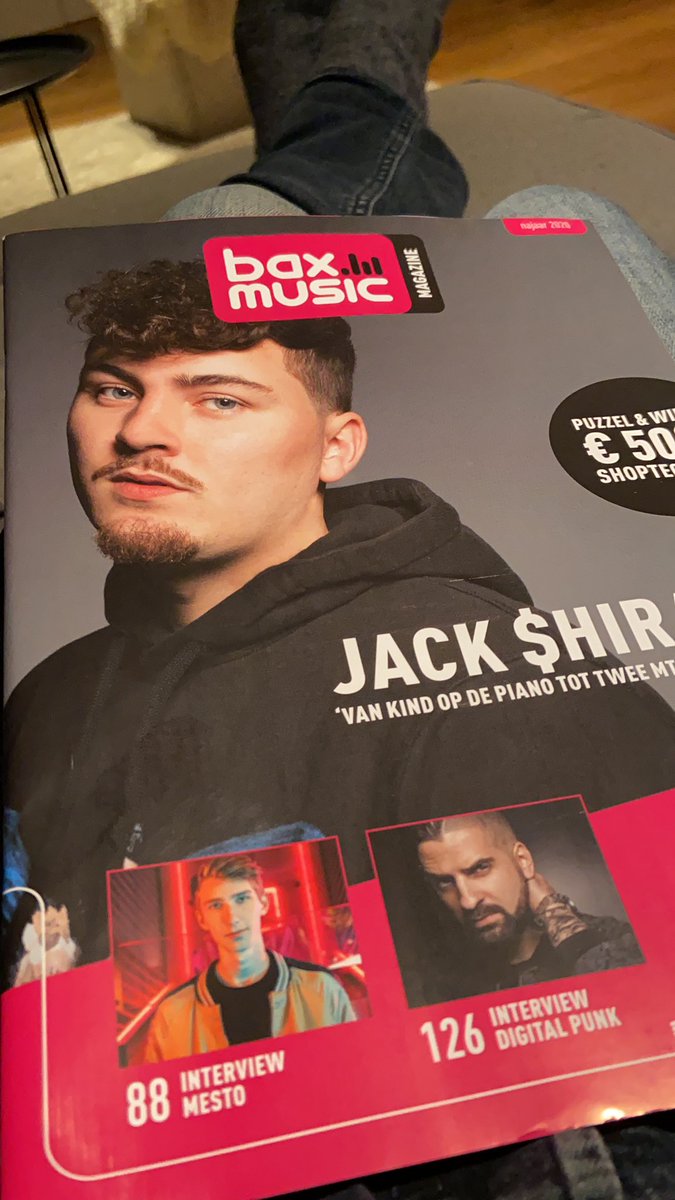 linkologic's tweet image. Muzikanten feestblad binnen 😀