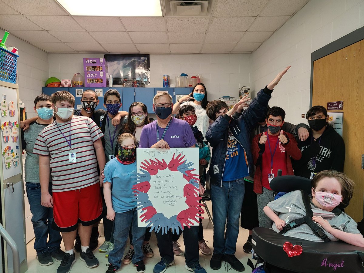 MfhsLife's tweet photo. Today we honor our veteran, Major Gary L. Richards, USAF retired😀
#VeteransDay #thankyouforyourService @MFHS_Principal https://t.co/QFyHPjU438