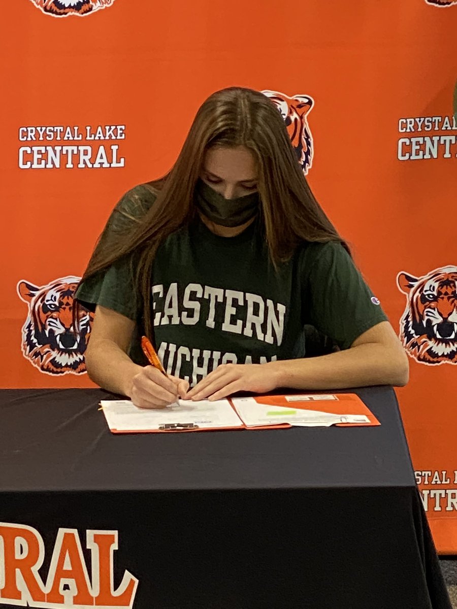 Timms40's tweet photo. So proud of @madelinetim officially signing with @EMUVolleyball today!  So excited for her to join the Eagle Family! @clcathletics @McHenryCoSports @PrepVolleyball https://t.co/7truiLSFgc