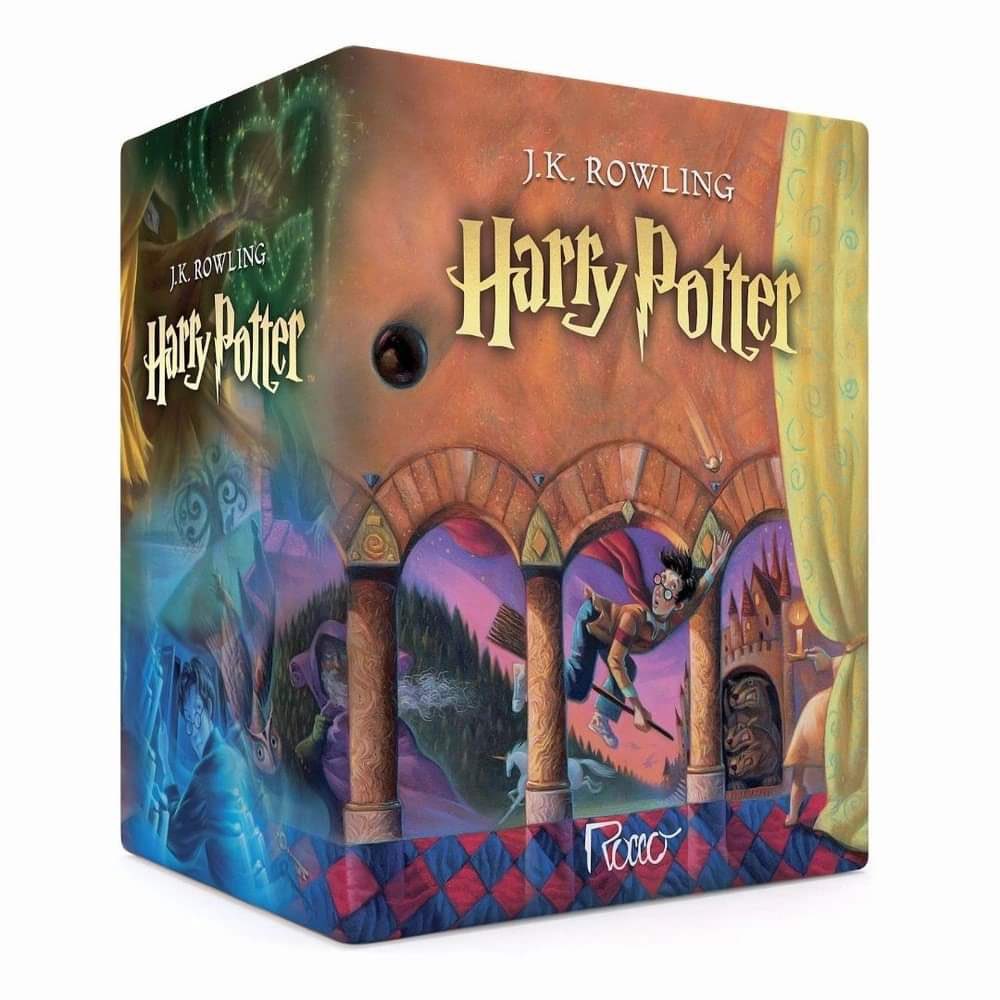🚨SORTEIO BOX HP🚨 

Eu e a Editora Rocco vamos sortear um Box de Harry Potter com as capas tradicionais dos livros. Para participar, você precisa dar RT neste tweet, me seguir e seguir a conta da <a href="/editorarocco/">Editora Rocco</a> 

O sorteio vai ser realizado no dia 11.12. Boa sorte comensais 🐍