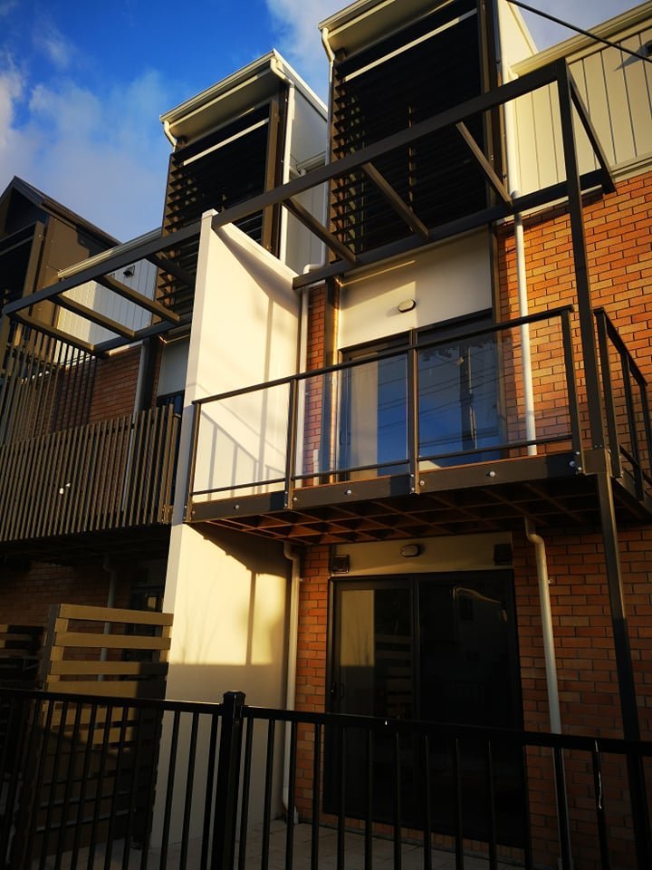 3 storey townhouse. These ones went in near me recently. At about 3.5m wide each, we're looking at 5 of these thin bois per suburban house plot. 15 of these in the place of 3 houses is more than enough to meet our street's shortage.