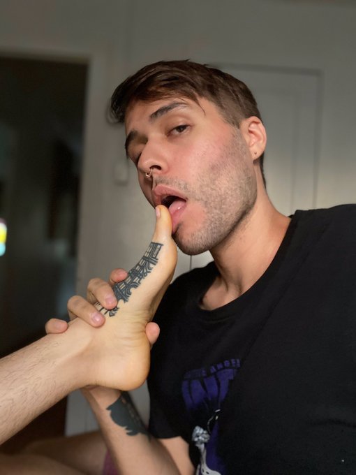 I&rsquo;ll be in LA December 6th through December 11th. Hmu if you want to collaborate on something. https://t<a href="/tag/mvsales"class="tags"><span>#mvsales</span></a><a href="/tag/mvboys"class="tags"><span>#mvboys</span></a>