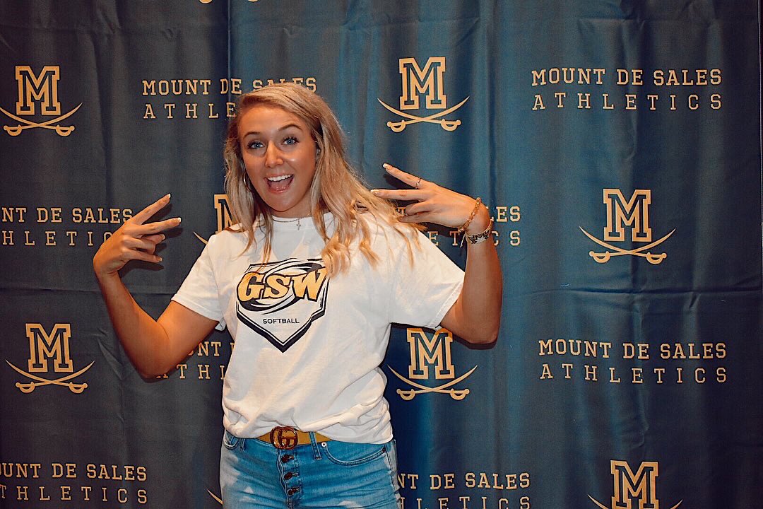hurdlehenderson's tweet photo. officially official💙💛🖊@_GSWSoftball https://t.co/RyNUxNInyg