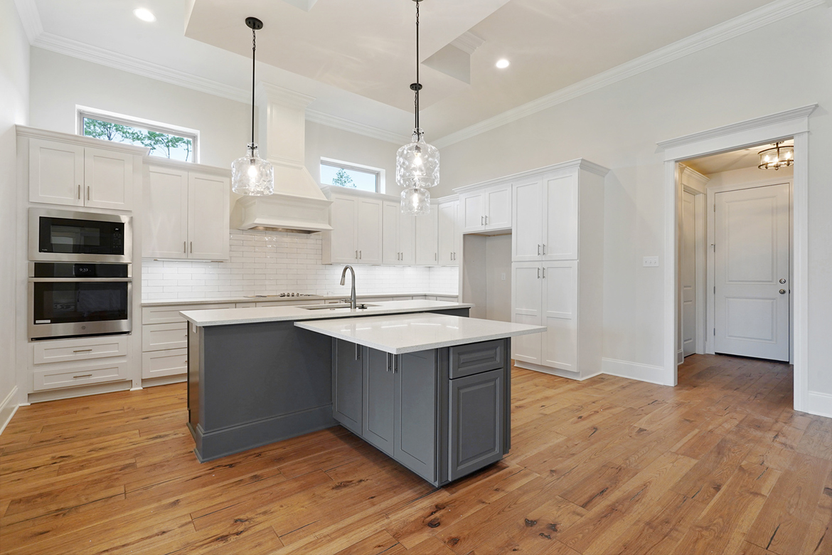 thekellywgroup's tweet image. Plenty of Space, Storage &amp;amp; Cabinetry in This Laundry Room, Just Outside the Kitchen, Which Includes a Unique T-Shaped Kitchen Island! Visit 717 Grey Heron Lane During the #2020FallTour at Bedico Creek Preserve!  November 15th, 11AM - 2PM ow.ly/v6Tc50Cf0tS