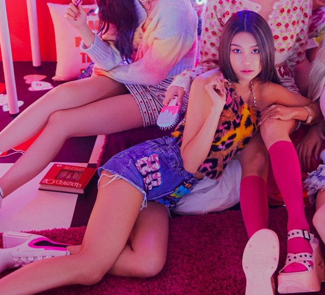 HyebinBrasil's tweet photo. [#TEASER] 12.11.20 ㅡ Foi publicado o Photo Teaser ver. 4 da Hyebin junto as outras membros   para o 3rd Single Album 'Ready Or Not'!

#MOMOLAND #모모랜드 #HYEBIN #Ready_Or_Not #MOMOLAND_IS_COMING 
#MOMOLAND_Are_you_ready? #MOMOLAND4thTEASER @MMLD_Official https://t.co/i36wo95qmG