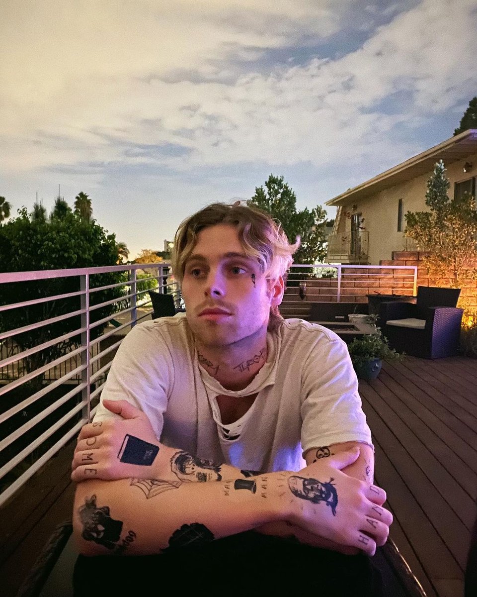 5SOSUpdatingTR's tweet photo. Luke, instagram hesabında paylaştı!! https://t.co/BcUus1MLKm