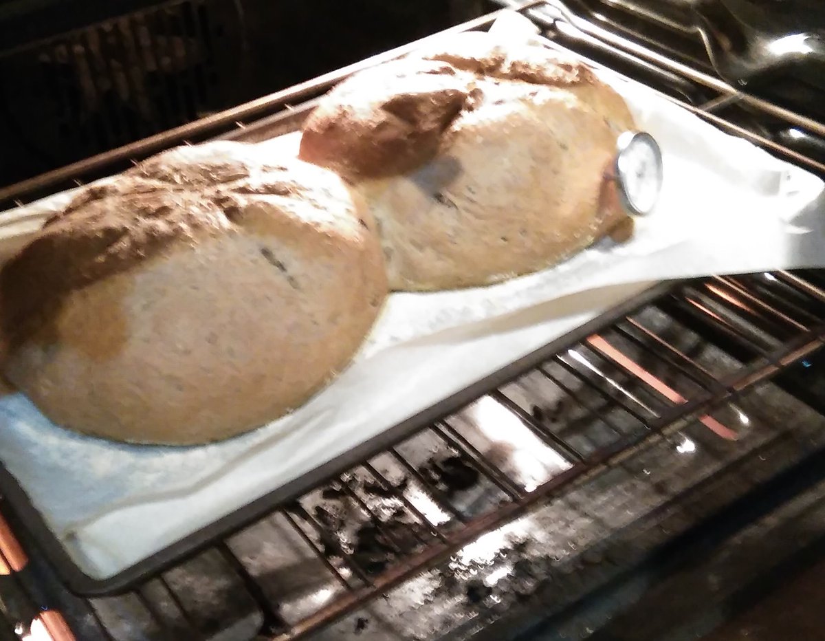 momomianpy's tweet photo. In Japan, I always was eating bread of "DONQ".
I love DONQ!😍
But since I came to here, I recognized about exist of more delicious bread.🥖🥐✨
His bread is very excellent!!
Thanks, J.💕 https://t.co/KpSNrwf7p9