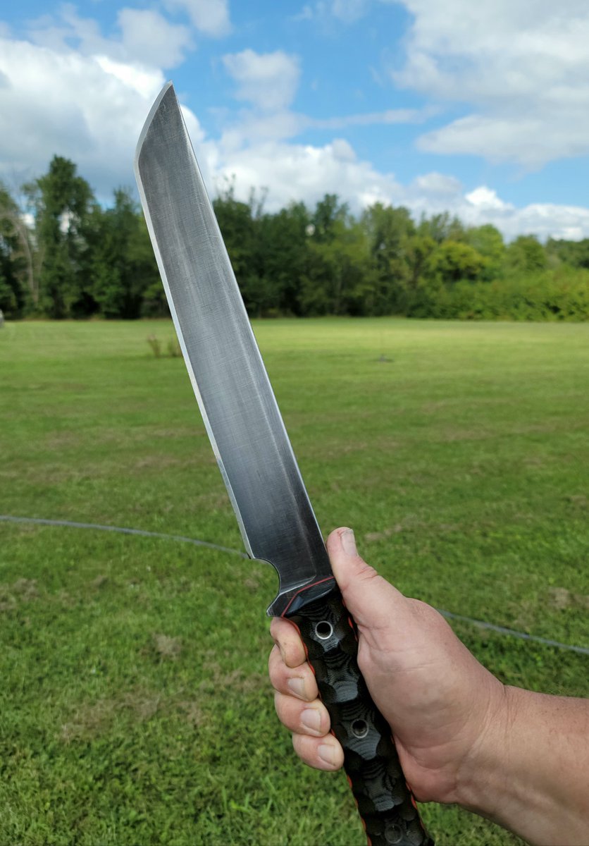 USTacticalEdge's tweet image. Our knifemaker is a proud veteran and has trained in martial arts and taught edged weapon disciplines in civilian market and military. During his military service, he relied heavily on his blade and has created edged tools that he feels encompass the ideal blade. #knife