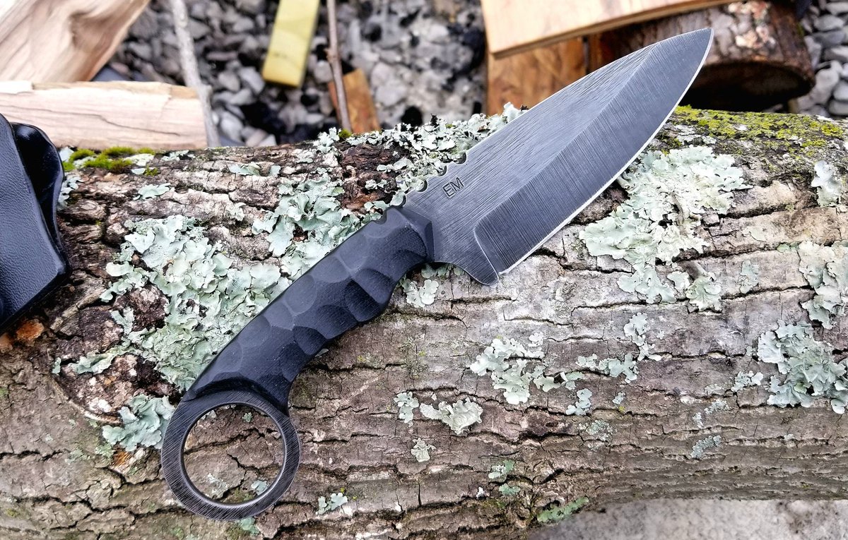 USTacticalEdge's tweet image. Our knifemaker is a proud veteran and has trained in martial arts and taught edged weapon disciplines in civilian market and military. During his military service, he relied heavily on his blade and has created edged tools that he feels encompass the ideal blade. #knife