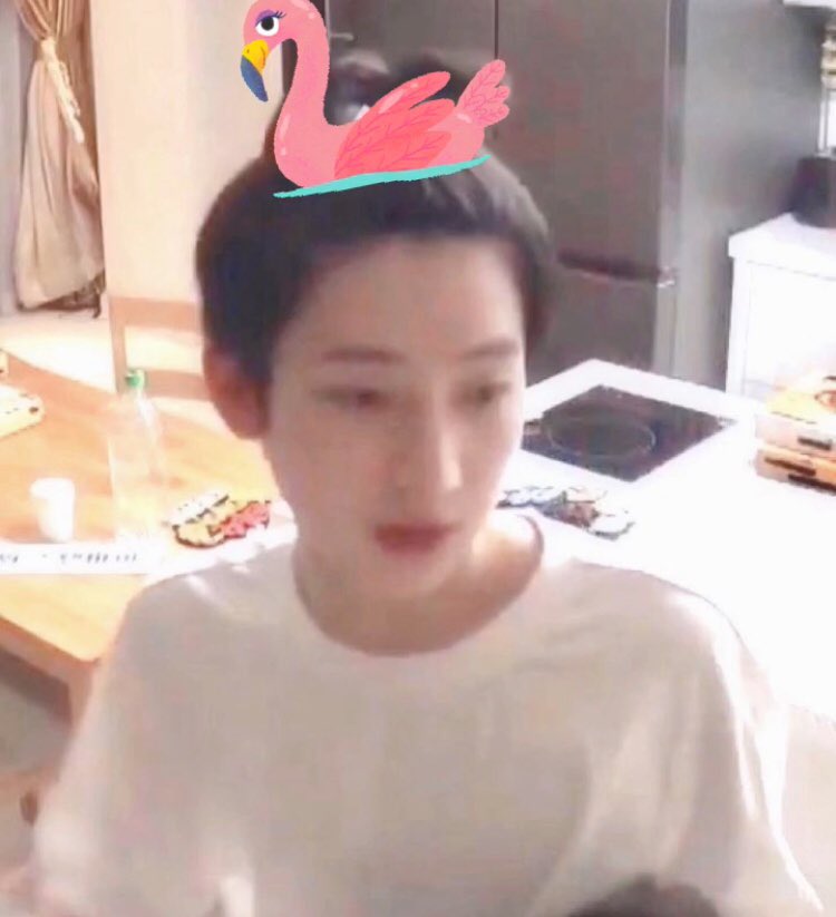 susn003's tweet photo. 일어나서 먹어! 오늘 많이 먹어 #떤우 #수스누 #susnoo #amonghypen #amongus @amonghypen https://t.co/WiszaxbIho