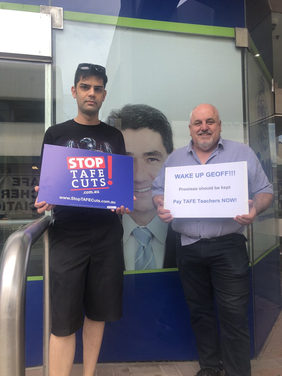 PhillipChadwick's tweet photo. Great community support for #TAFE Teachers at #Paramatta @GeoffLeeMP show some respect to TAFE Teachers as front line workers honour the deal bargained in good faith #WakeUpGeoff promises made should be promises kept #TAFETooGoodToLose https://t.co/btu9VMqobo