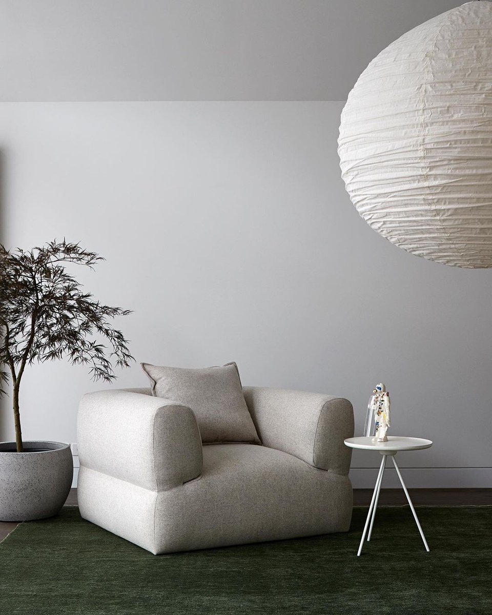 textilia4's tweet photo. We’re loving the chilled-out deluxe vibe in this Puffalo armchair by @rossdidier
Perfectly partnered with our Blazer wool felt for all round quality.
📸 @ShannonMcGrath7
.
.
.
#TextiliaAtWork #CamiraFabrics #BlazerWoolFelt #PuffaloByRossDidier #Architecture #CommercialUpholstery https://t.co/AYQmkGuK6v