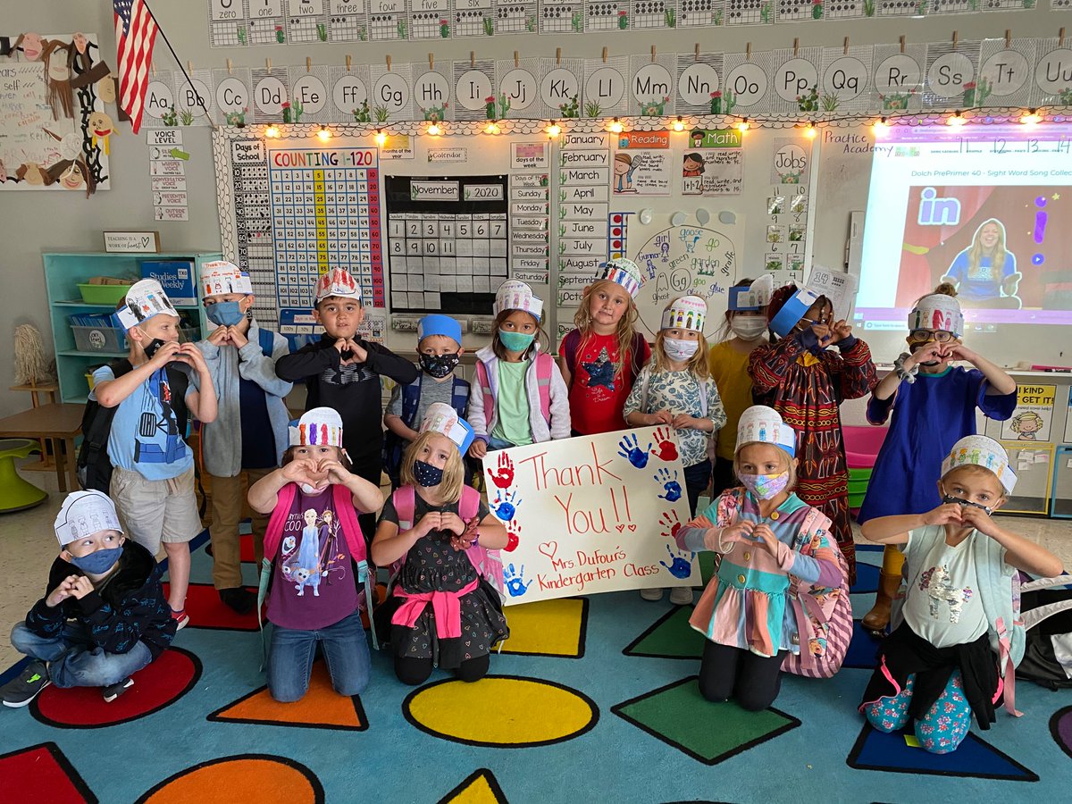 Thank you, Veterans! ❤️ <a href="/FollowingFowler/">Fowler Elementary</a> <a href="/SassySimm/">Amy Simmons</a> <a href="/Alex2Inspire/">𝙰𝚕𝚎𝚡𝚊𝚗𝚍𝚛𝚊 𝙼𝚊𝚛𝚝𝚒𝚗</a>