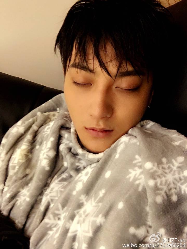 noviaini's tweet photo. 😴 https://t.co/MPVVdd2CyI