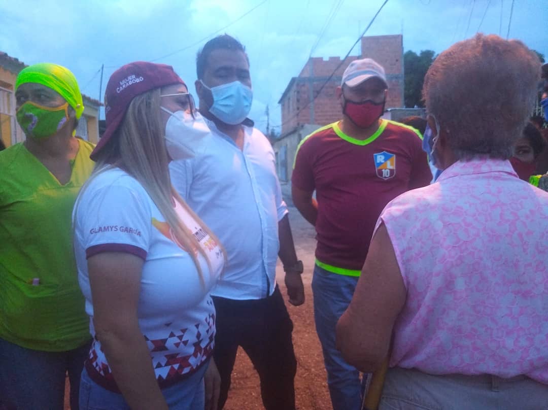 OrtilezAlexis's tweet photo. ¡Amoroso pueblo de San Diego!.

Ayer en compañía de nuestra candidata lista @glamysgarcia.mujeres y el equipo de San Diego realizamos un recorrido en las comunidades Campo Solo y Primero de Mayo.

Seguimos conversando con nuestro pueblo, casa a casa. https://t.co/GzCLl4kn45