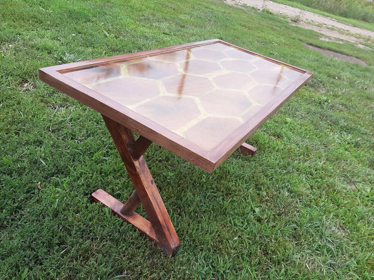 CarverKnotty's tweet photo. Check it out please #kickstarter #kickstartercampaign #crowdfunding #kickstarterproject #art #kicks #crowdfundingcampaign #crowdfund #startup #kickstagram #resinartist #resinartwork #furnituredesign #tables #tabledesign #tabledesigns https://t.co/LLwJbEybfG https://t.co/djcoFL3UGd