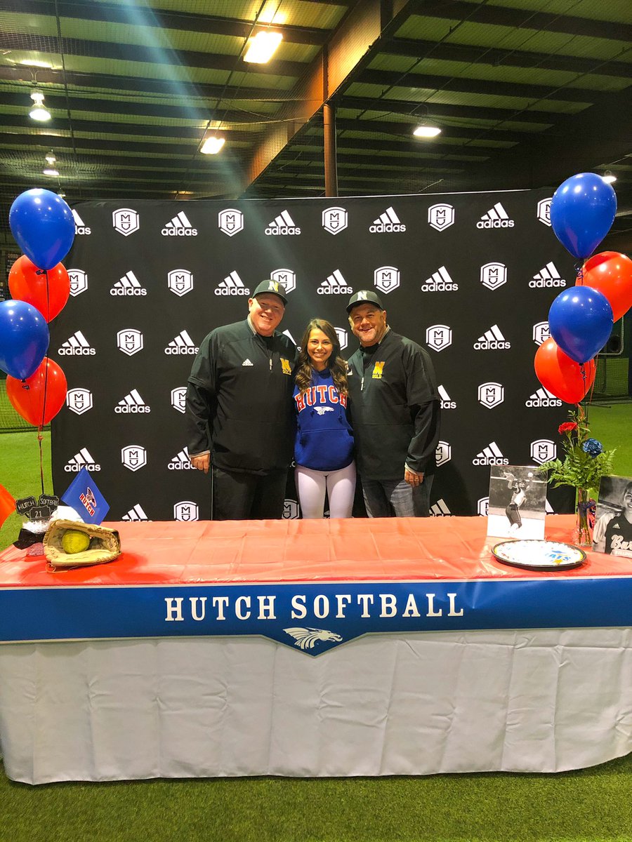 NEGoldRoberts's tweet photo. Congratulations @emily_munson3 on your NLI signing for @HutchSoftball pound for pound the toughest pitcher around!  We are so proud of your achievements both on and off the field and can’t wait to see you chase your dreams! #GoldDNA https://t.co/GCyGn2E0ep