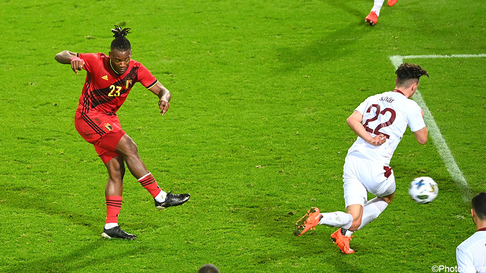 sporza's tweet photo. Lof voor @mbatshuayi van de bondscoach en ploegmaat Tielemans #BELZWI
https://t.co/TQdku5xloz https://t.co/phuXX2Hm3X