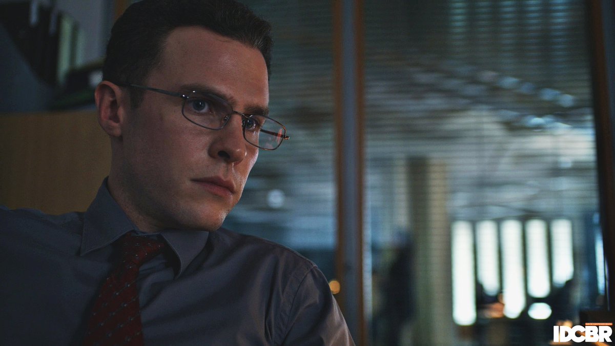 DeCaesteckerBR's tweet photo. 📸| Screencaps do Iain De Caestecker como Duncan Knock no 4º e último episódio da minissérie Roadkill. [7]

#IainDeCaestecker #RoadkillBBC https://t.co/Qyuya7Li3b