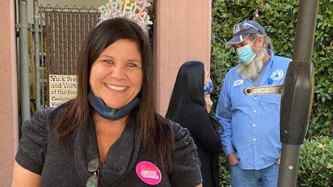 We love celebrating all of our hardworking employees, especially on their birthdays! The CCFI team gathered today to celebrate Pam's 50th Birthday. Happy Birthday, Pam! 

#Celebrate #HappyBirthday #EmployeeAppreciation #Team