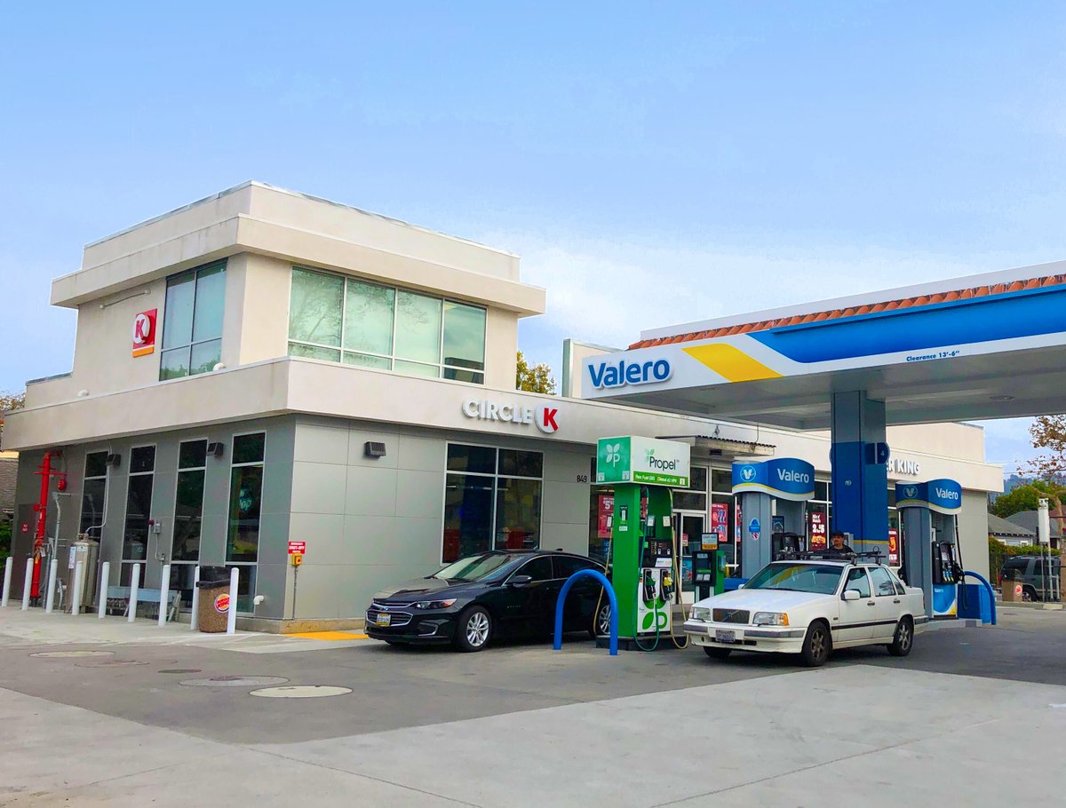 PropelFuels's tweet photo. Our Berkeley partner store got an upgrade. Stop by, grab some snacks and get a full tank of our low carbon fuels. #FlexFuelE85 #DieselHPR #PropelFuels #E85 #LowCarbonFuels https://t.co/HBvCiFFwhu