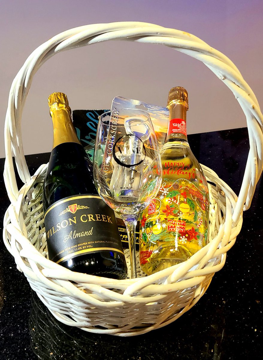 Navarre_Beach's tweet photo. Sparkling Holiday gift basket...1 bottle Villa Jolanda Spumante, 1 bottle Wilson Creek Almond, 1 VINE Wine glass, 1 winged cork screw, 1 foil remover $79.99 ($94 value) add 2nd glass for $10.  #holidays #giftbaskets #thevinenavarre #winebar https://t.co/sNj2lpi35F