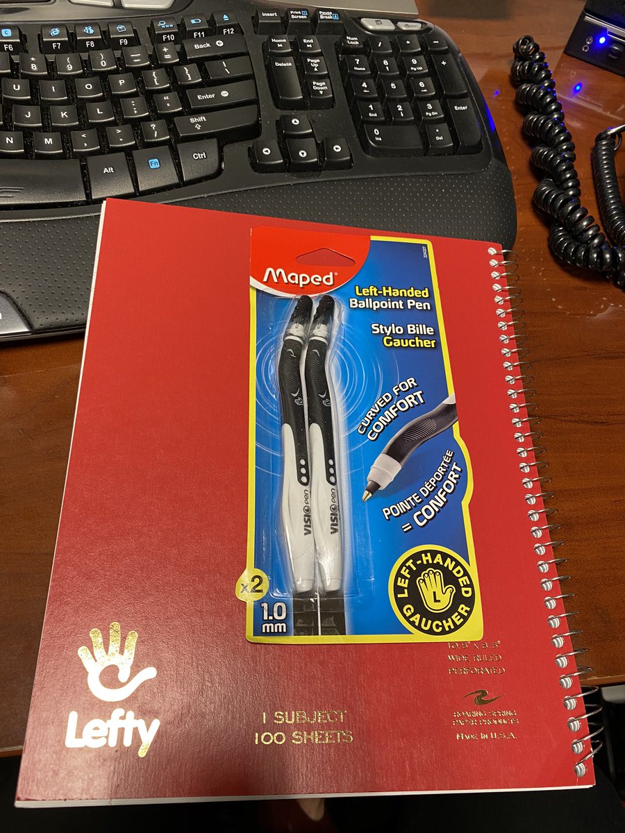 honeysnow88's tweet photo. I have the worlds greatest admin assistant 😂♥️ #leftyprobs https://t.co/r8on0ZspjU