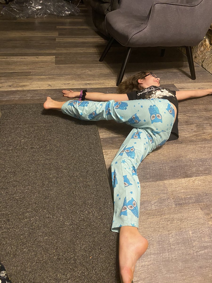 OrnellaBeth's tweet photo. Kate had a great time watching Monday’s AHG seminar! She learned sit ups are tough! @AHGnews @thegreatflip  thanks coach Jody and Hannah! https://t.co/dXeAVwphOs