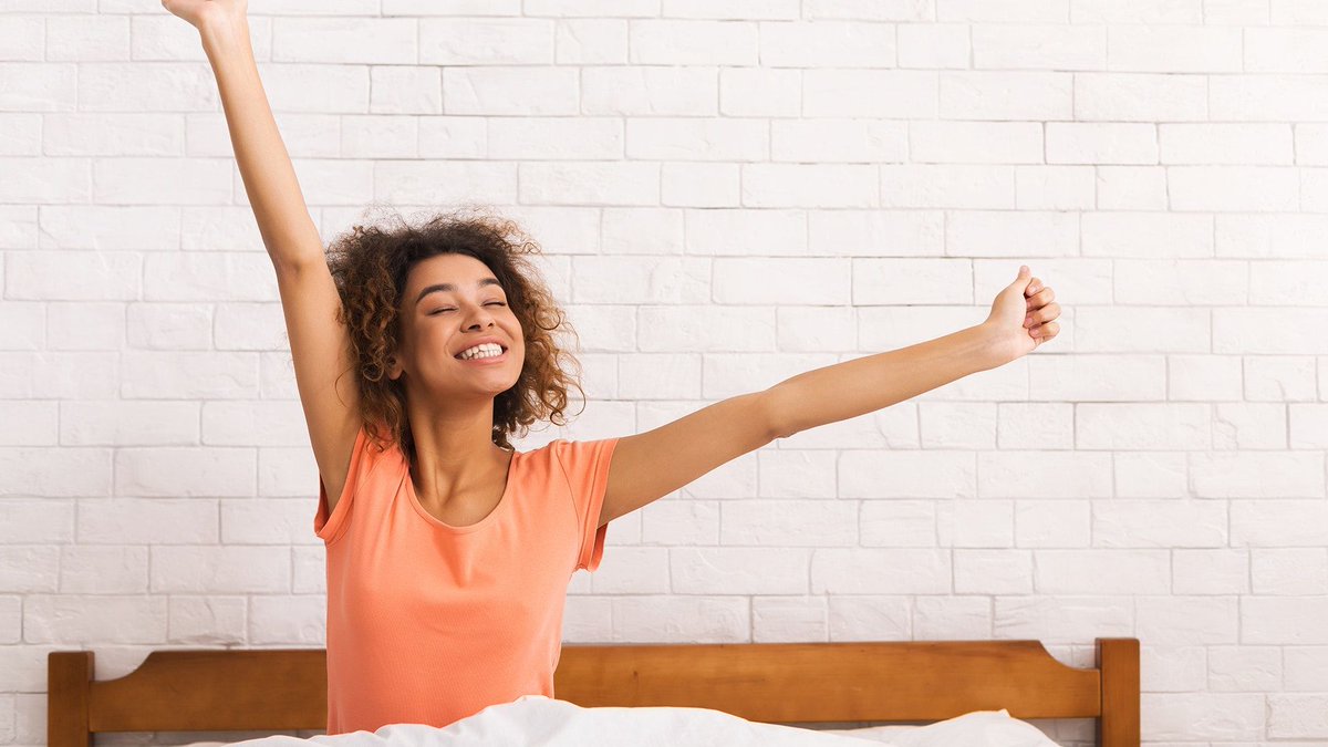 MindfulOnline's tweet photo. Establishing a routine that recognizes the body’s natural response to light and dark can help keep your circadian rhythms in sync. Here are some expert-recommended strategies to move toward optimal circadian health. @CarenOsten 
https://t.co/qnqpkSoNHl https://t.co/o5VLZTKdrq