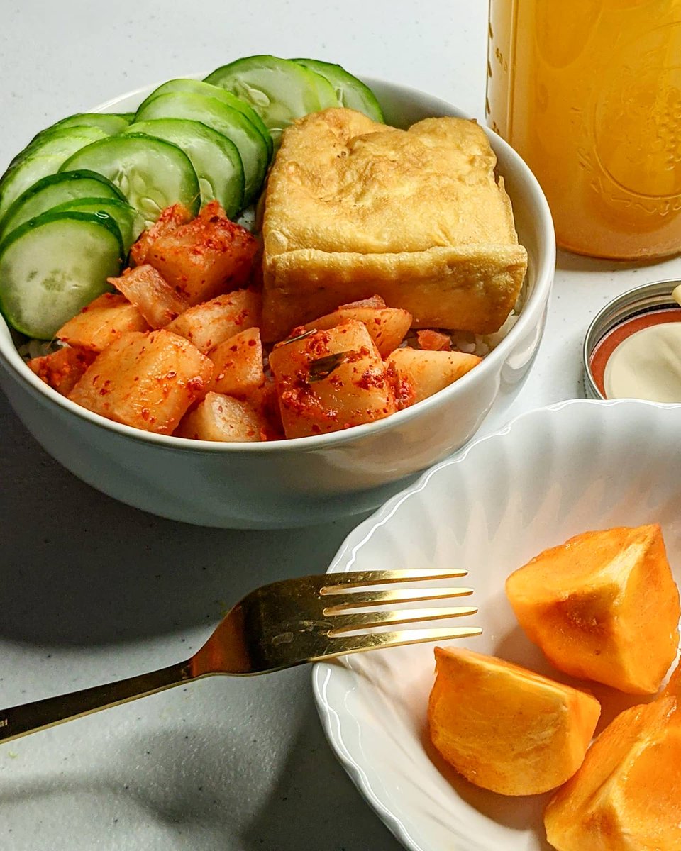 plsGetTheBread's tweet photo. Eating a little healthier because I've been lacking in my fruit and veggie intake and feeling exhausted. Sometimes we need a reminder to take care of ourselves, get enough sleep, and stress less!

🍽️: Tofu, cucumbers,…

📸 https://t.co/6iiNAXGcbp via https://t.co/QgeA1VhXK4 https://t.co/fPCkgdwa91