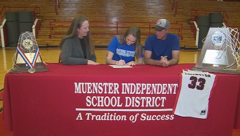 David Reed (@reedsports) on Twitter photo Congrats to Muenster basketball standout Annie Anderle on signing with Southeastern! <a href="/Muenster_ISD/">Muenster_ISD</a> <a href="/AnnieAnderle/">Annie</a> <a href="/MISDLadyHornets/">Muenster Lady Hornets</a> <a href="/SavageStormWBB/">Savage Storm WBB</a> Congrats to Muenster basketball standout Annie Anderle on signing with Southeastern! <a href="/Muenster_ISD/">Muenster_ISD</a> <a href="/AnnieAnderle/">Annie</a> <a href="/MISDLadyHornets/">Muenster Lady Hornets</a> <a href="/SavageStormWBB/">Savage Storm WBB</a>