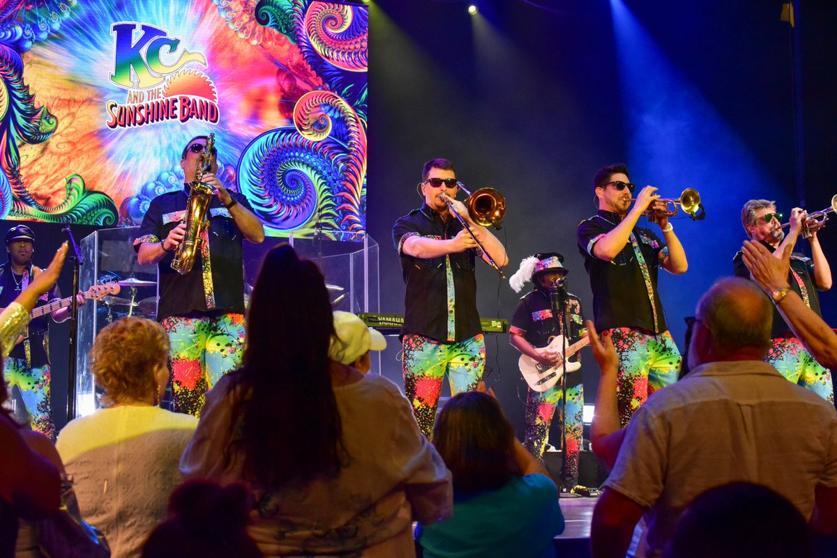 kcandsunshineb's tweet photo. The masters of funk: the #TeamKCSB brass band! https://t.co/3xie6zwmmA